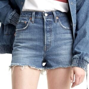 Levi's Ribcage Shorts in size 24 waist. Great condition! Levi’s Premium